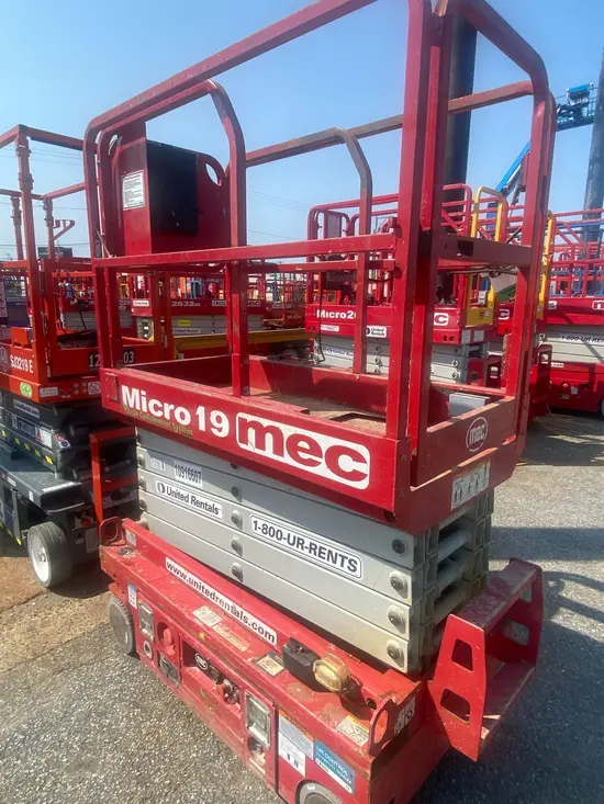 2019 MEC MICRO 19 Scissor Lift