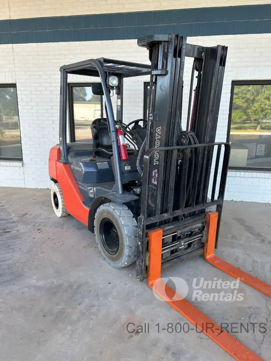 2018 Toyota 8FDU25 Warehouse Forklift