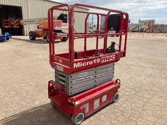 2018 MEC MICRO 19 Scissor Lift