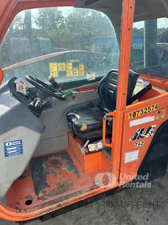 2018 JLG 742 Forklift