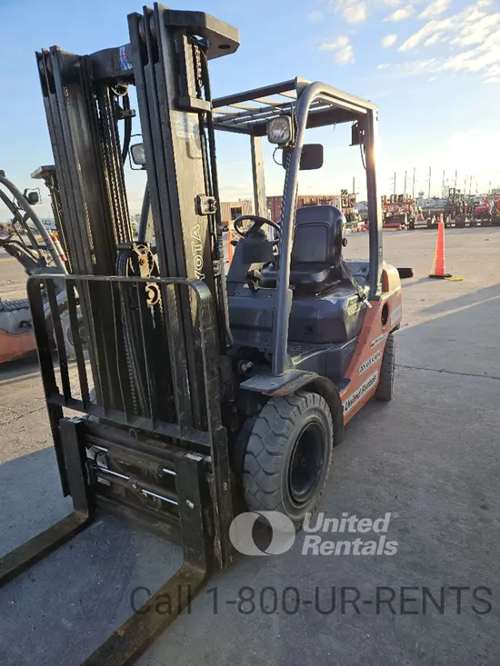 2019 Toyota 8FDU25 Warehouse Forklift