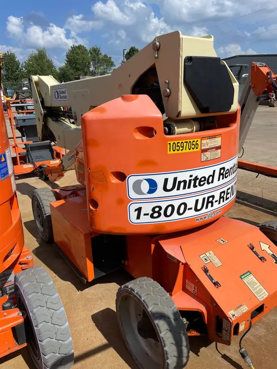 2017 JLG E400AN Articulating Boom Lift