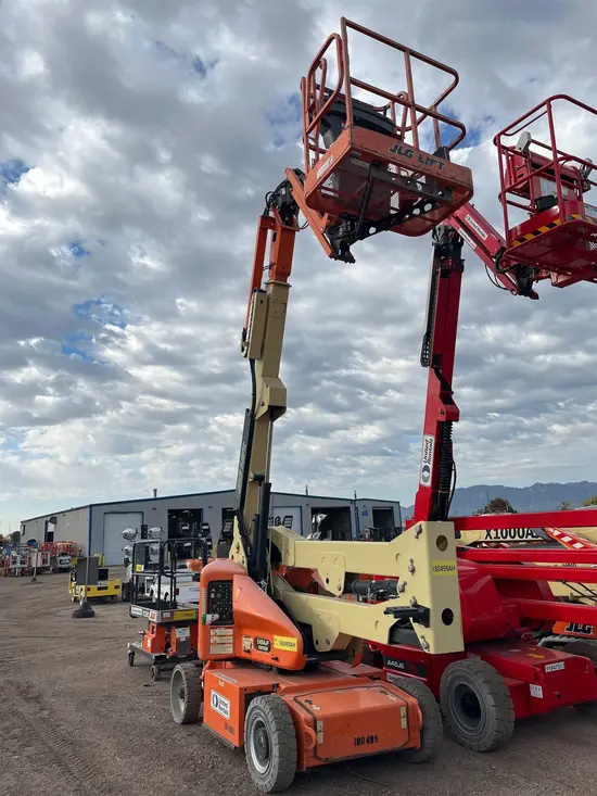 2016 JLG E400AJPN Articulating Boom Lift