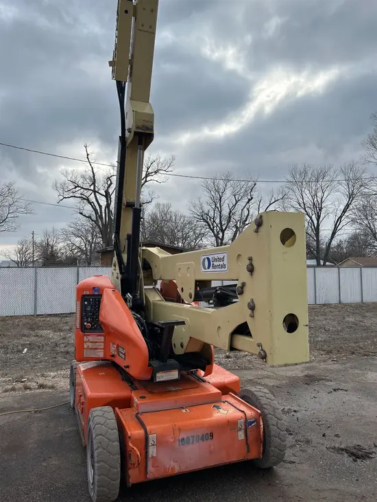 2012 JLG E400AJPN Articulating Boom Lift