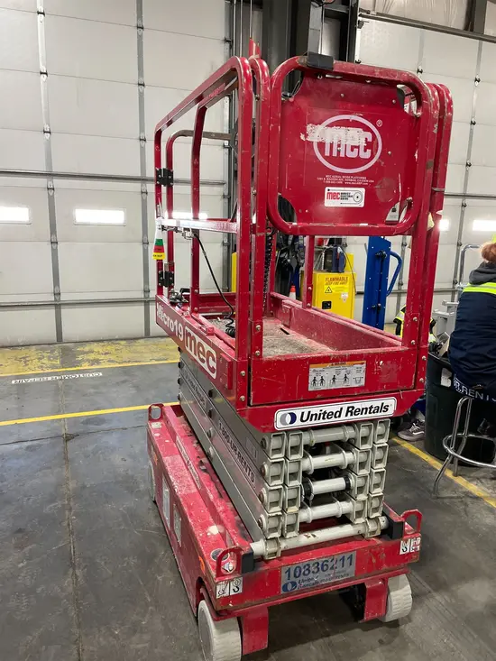2018 MEC MICRO 19 Scissor Lift