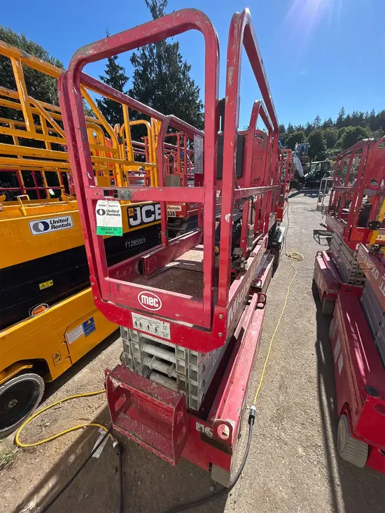 2018 MEC MICRO 19 Scissor Lift