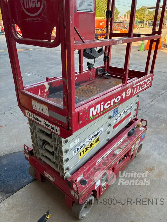 2020 MEC MICRO 19 Scissor Lift