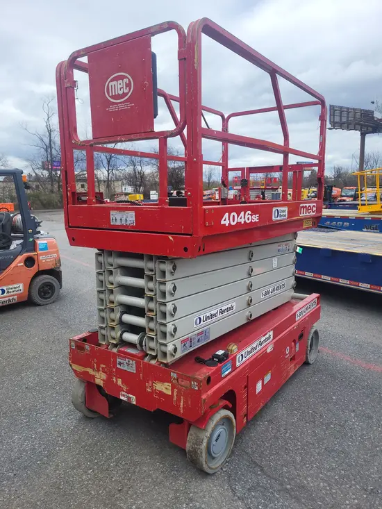 2017 MEC 4046SE Scissor Lift