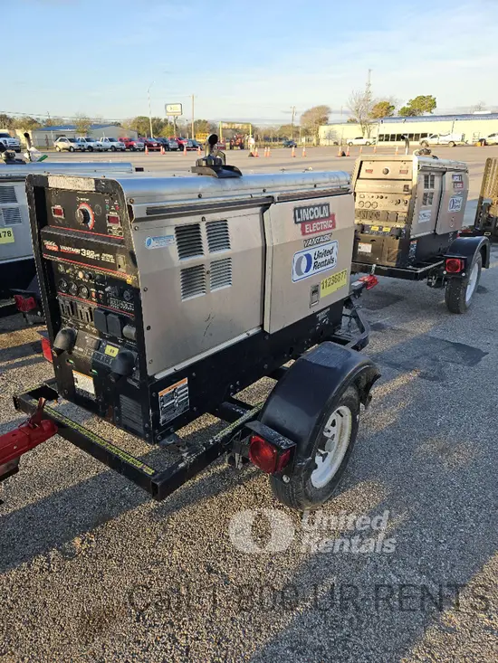 2021 Lincoln Electric VANTAGE 322 Welder
