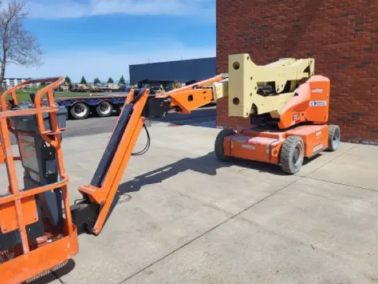 2012 JLG E400AJPN Articulating Boom Lift