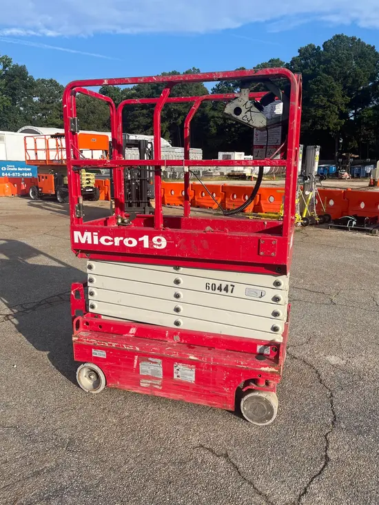 2018 MEC MICRO 19 Scissor Lift
