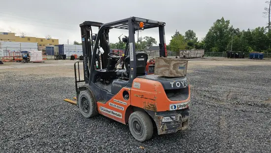 2018 Toyota 8FDU30 Warehouse Forklift