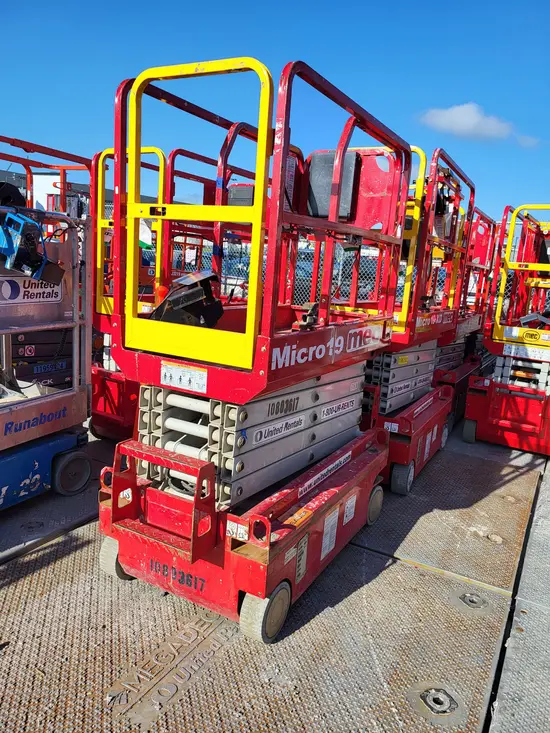 2018 MEC MICRO 19 Scissor Lift
