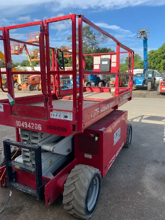 2016 MEC 4069ERT Scissor Lift