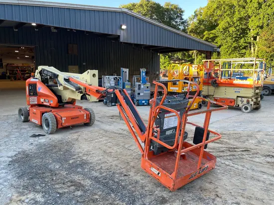 2016 JLG E400AJPN Articulating Boom Lift