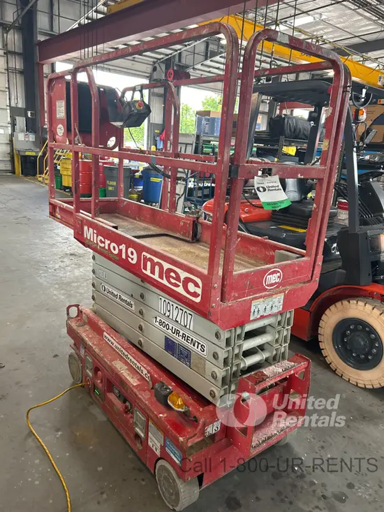 2019 MEC MICRO 19 Scissor Lift