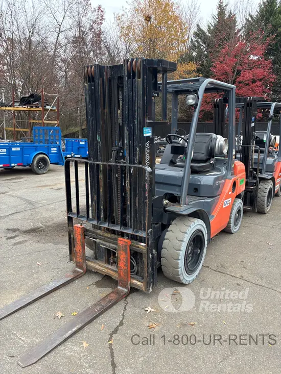 2018 Toyota 8FGU30 Warehouse Forklift