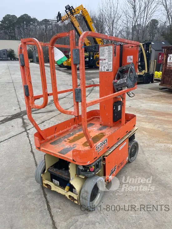 2016 JLG 1230ES Self-Propelled One-Person Lift