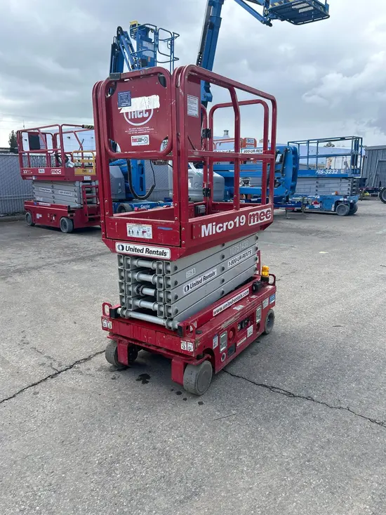 2018 MEC MICRO 19 Scissor Lift