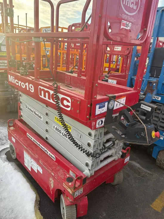 2018 MEC MICRO 19 Scissor Lift