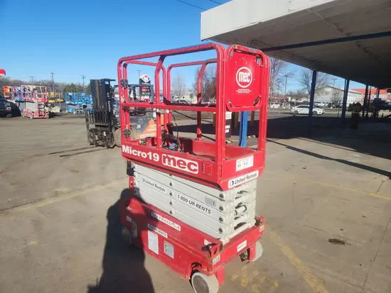 2018 MEC MICRO 19 Scissor Lift