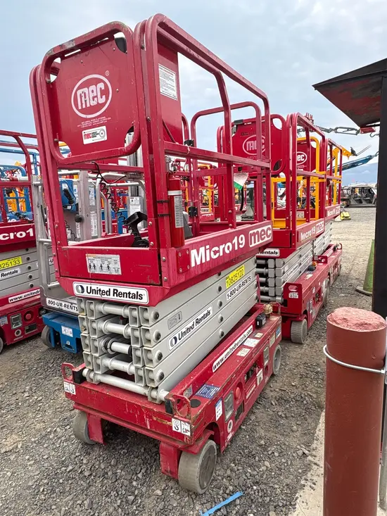 2018 MEC MICRO 19 Scissor Lift