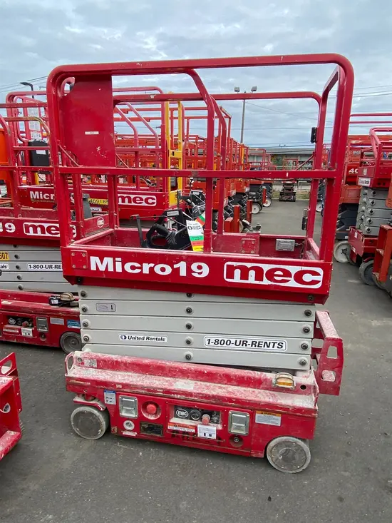 2018 MEC MICRO 19 Scissor Lift