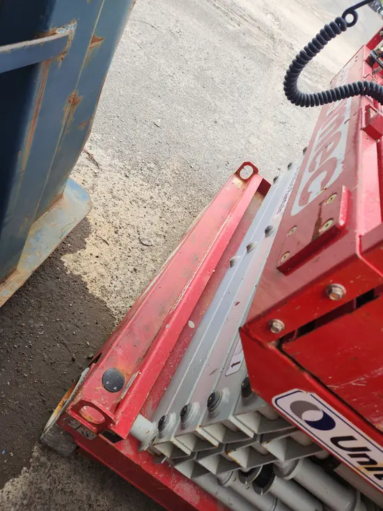 2019 MEC MICRO 19 Scissor Lift