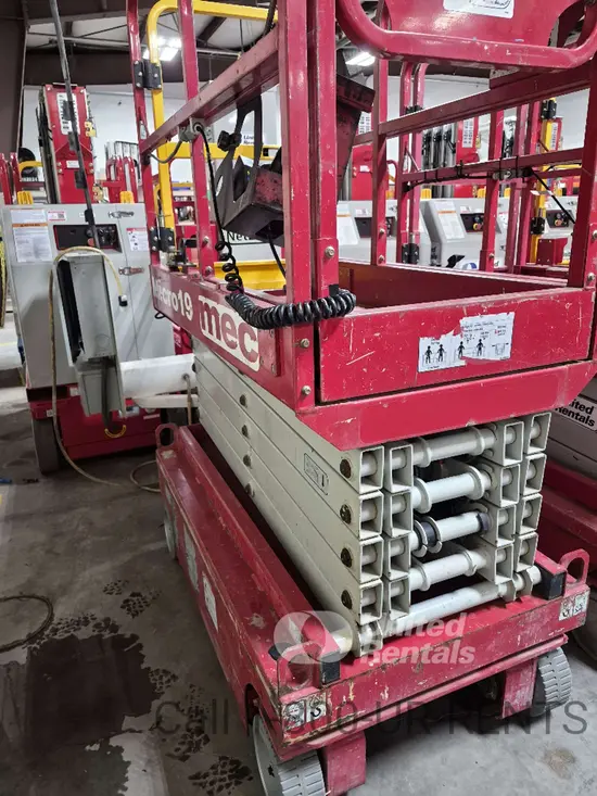 2018 MEC MICRO 19 Scissor Lift