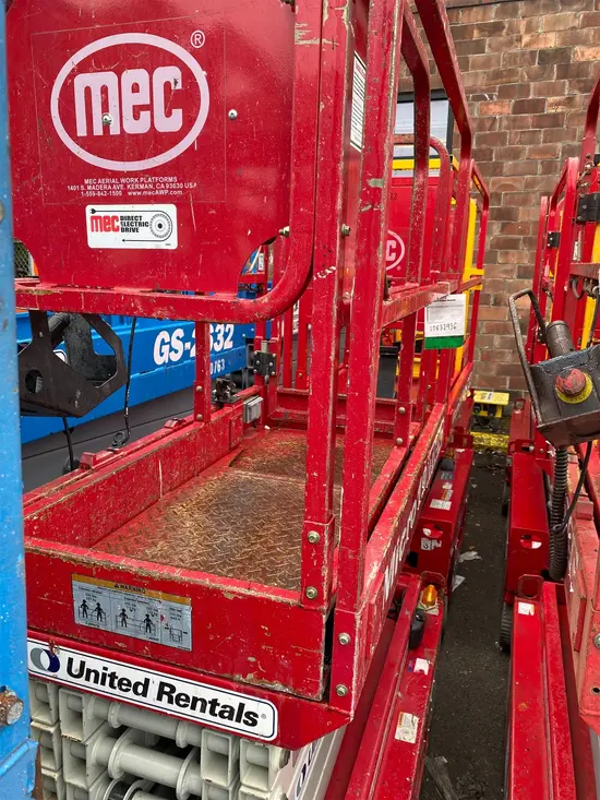 2018 MEC MICRO 19 Scissor Lift