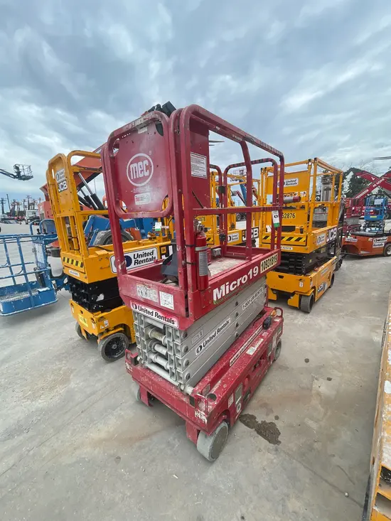 2019 MEC MICRO 19 Scissor Lift