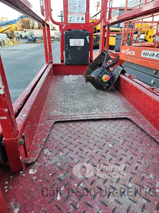 2017 MEC 1930SE Scissor Lift