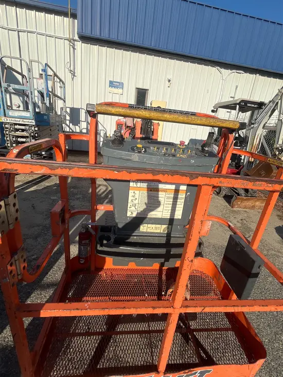 2015 JLG E400AJPN Articulating Boom Lift