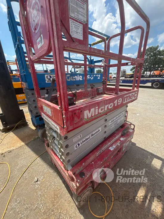 2019 MEC MICRO 19 Scissor Lift