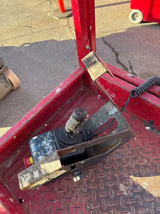 2018 MEC MICRO 19 Scissor Lift