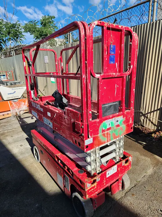 2017 MEC 1930SE Scissor Lift