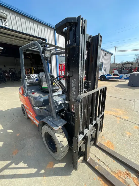 2019 Toyota 8FGU25 Warehouse Forklift