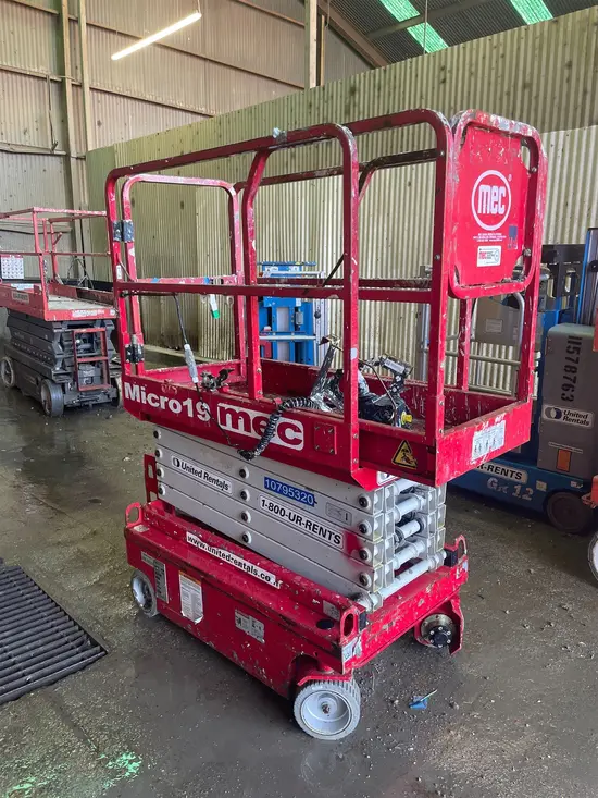 2018 MEC MICRO 19 Scissor Lift