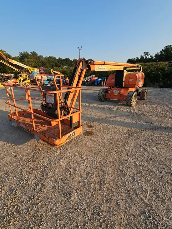 2017 JLG 800AJ Articulating Boom Lift