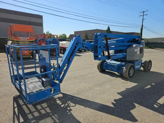 2016 Genie Z-45/25J DC Articulating Boom Lift