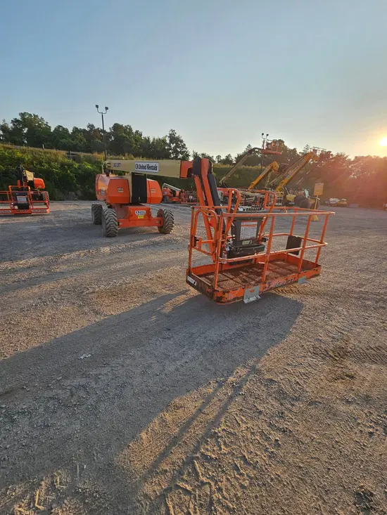 2017 JLG 800AJ Articulating Boom Lift
