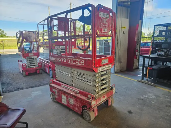 2019 MEC MICRO 19 Scissor Lift