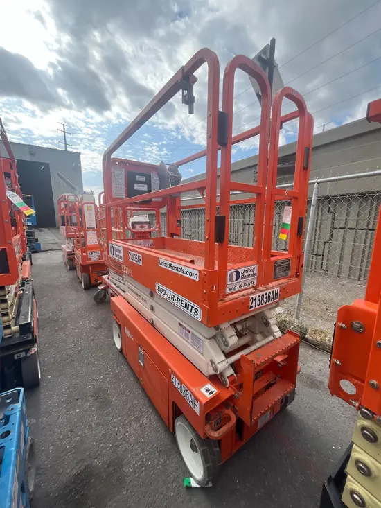 2018 Snorkel S3219E Scissor Lift