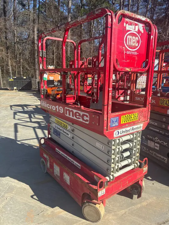 2019 MEC MICRO 19 Scissor Lift