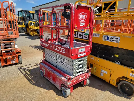 2018 MEC MICRO 19 Scissor Lift