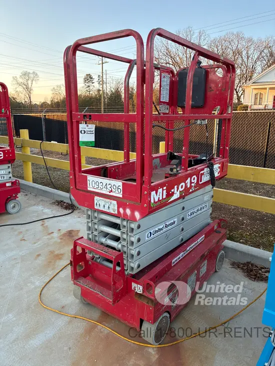 2019 MEC MICRO 19 Scissor Lift