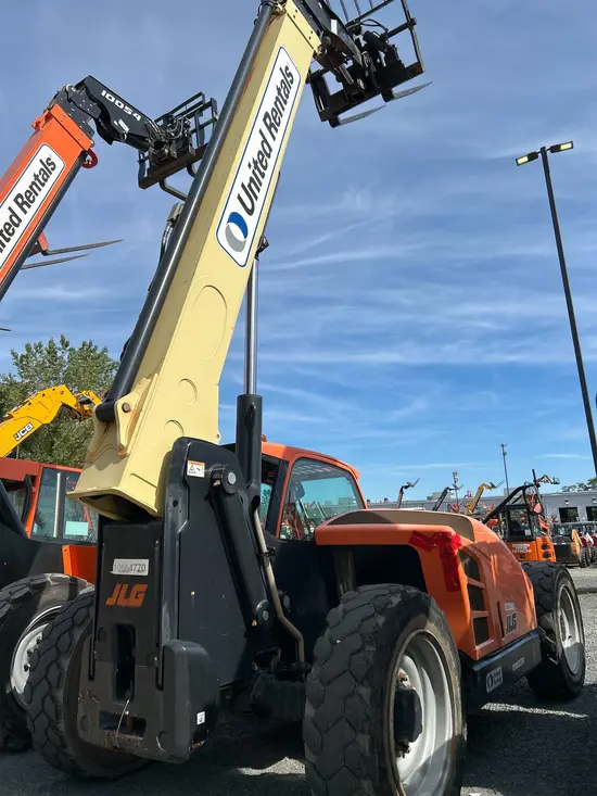 2017 JLG 742 Forklift