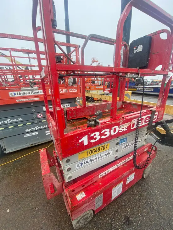 2017 MEC 1330SE Scissor Lift