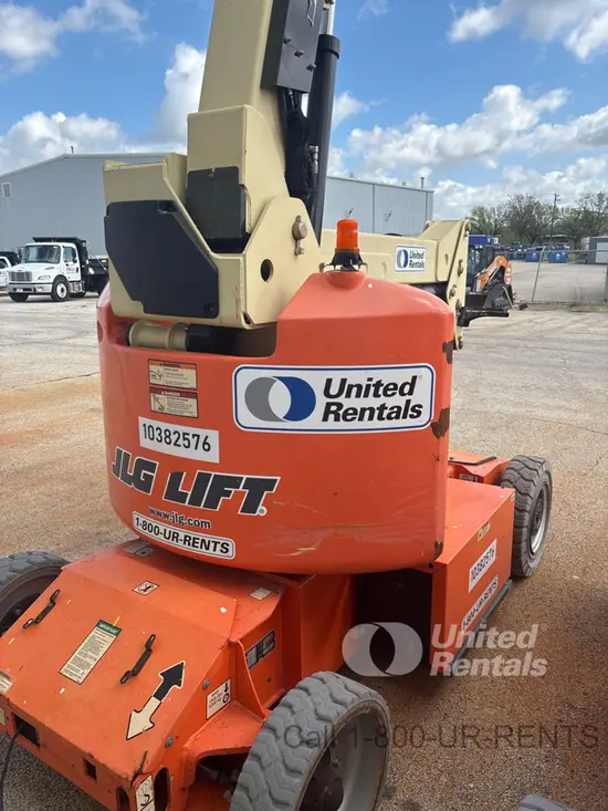 2015 JLG E400AJPN Articulating Boom Lift