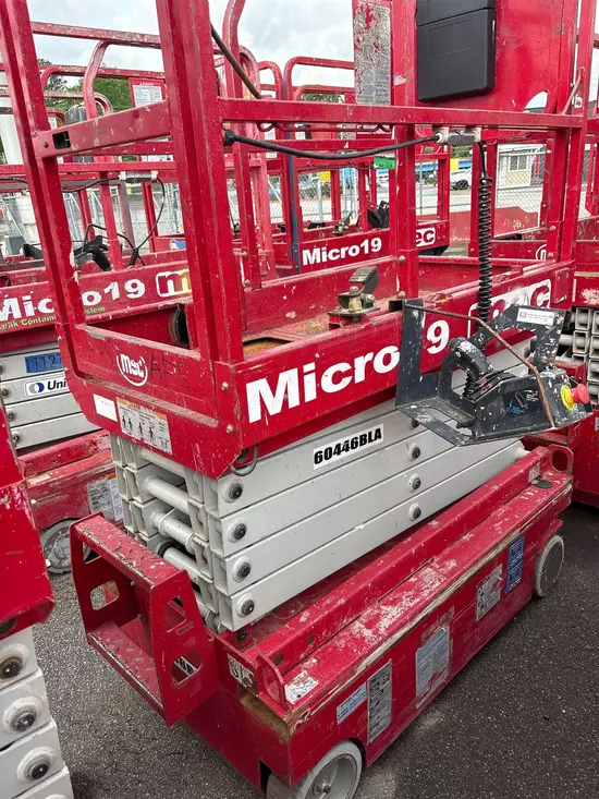 2018 MEC MICRO 19 Scissor Lift